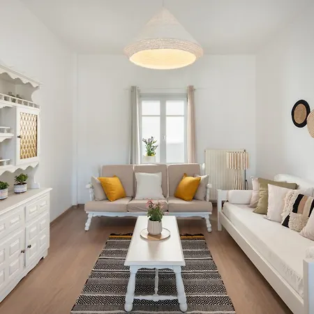 - 2br House In The Heart Of Town - Citrine Naousa (Paros)