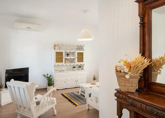 בית נופש - 2br House In The Heart Of Town - Citrine נאוסה