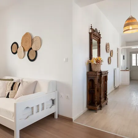 - 2br House In The Heart Of Town - Citrine Holiday home Naousa (Paros)