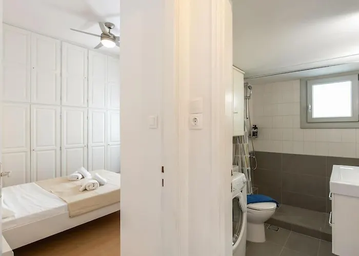 Casa de Férias - 2br House In The Heart Of Town - Citrine Naousa